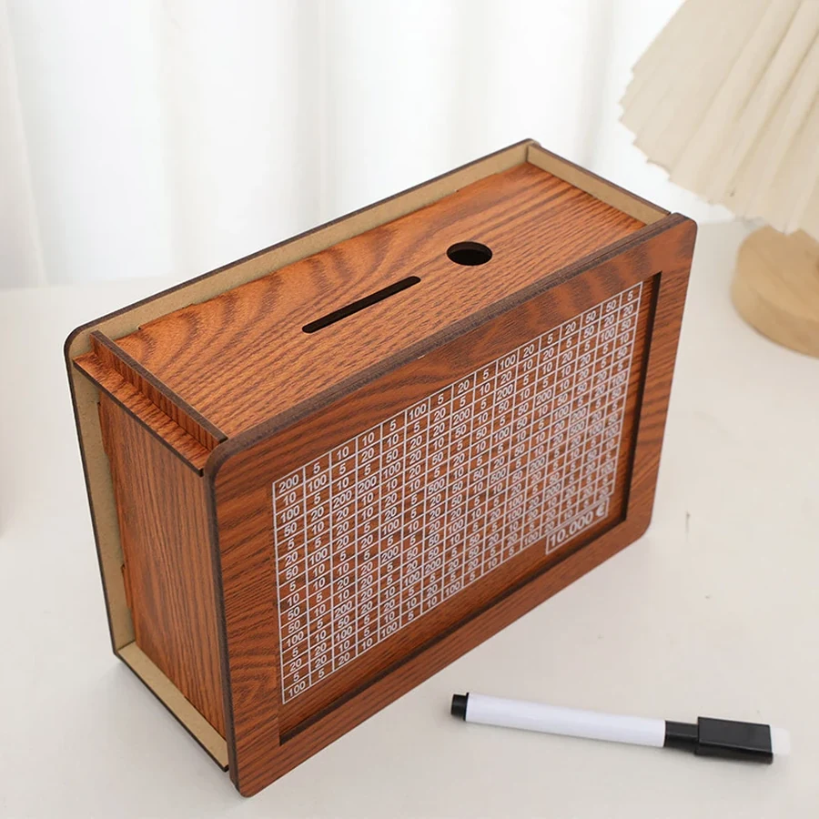 Tirelire japonaise en bois de hetre gravee de cases chiffrees